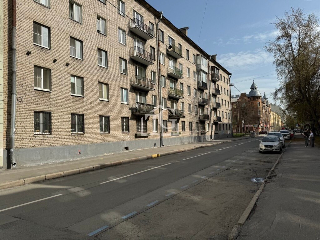 3-комнатная квартира у метро Горьковская Трёхкомнатная квартира 53,3 м², на
